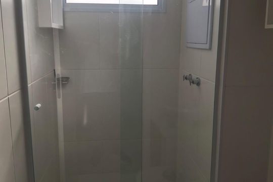 Banheiro de apartamento para alugar com 2 quartos, 46m² em Jardim Santa Rosália, Sorocaba