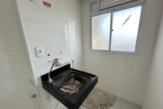 Área de Serviço de apartamento para alugar com 2 quartos, 42m² em Del Castilho, Rio de Janeiro