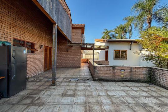 Casa à venda com 3 quartos, 452m² em Alto de Pinheiros, São Paulo