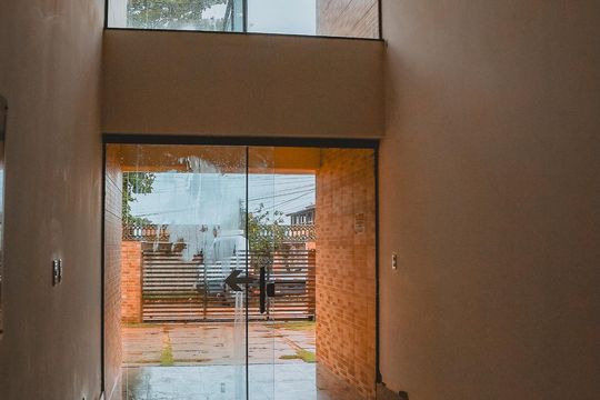 Hall de entrada de casa de condomínio para alugar com 2 quartos, 67m² em Unamar, Cabo Frio