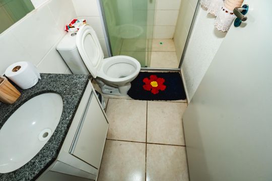 Banheiro do Quarto 1 de apartamento para alugar com 2 quartos, 50m² em Mantiqueira, Belo Horizonte