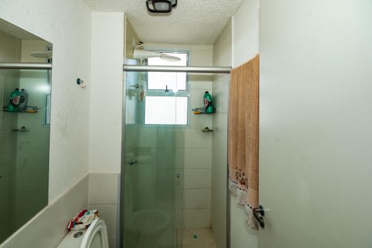 Banheiro do Quarto 1 de apartamento para alugar com 2 quartos, 50m² em Mantiqueira, Belo Horizonte