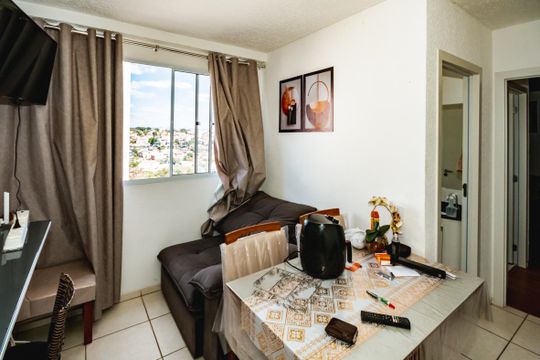 Sala de apartamento para alugar com 2 quartos, 50m² em Mantiqueira, Belo Horizonte