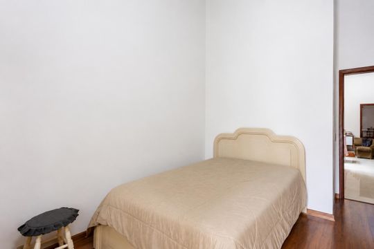Quarto de casa à venda com 6 quartos, 432m² em Jardim São Pedro, Porto Alegre