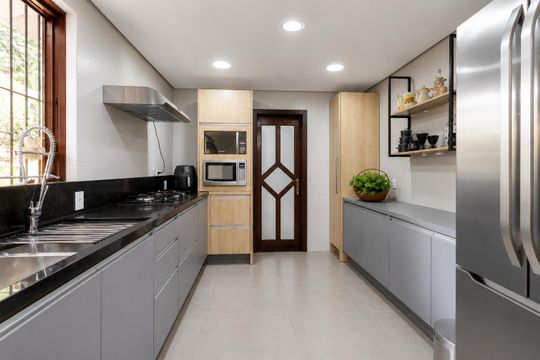 Cozinha de casa à venda com 6 quartos, 432m² em Jardim São Pedro, Porto Alegre
