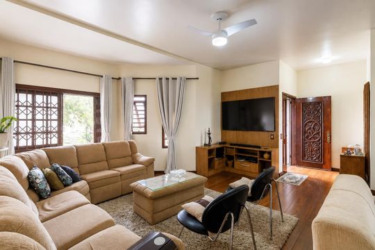 Sala de casa à venda com 6 quartos, 432m² em Jardim São Pedro, Porto Alegre