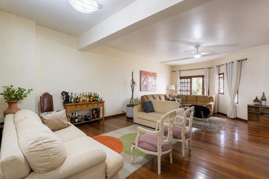 Casa à venda com 6 quartos, 432m² em Jardim São Pedro, Porto Alegre