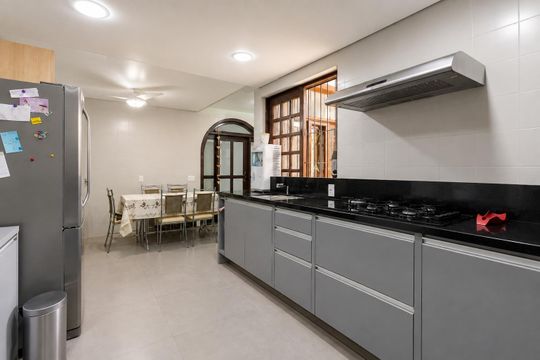 Cozinha de casa à venda com 6 quartos, 432m² em Jardim São Pedro, Porto Alegre