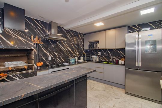 Cozinha de casa à venda com 3 quartos, 120m² em Sarandi, Porto Alegre