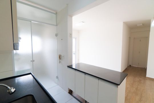 Cozinha de apartamento para alugar com 2 quartos, 64m² em Vila Alexandria, São Paulo
