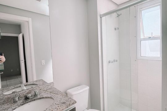 Banheiro de apartamento à venda com 1 quarto, 58m² em Ipiranga, São Paulo