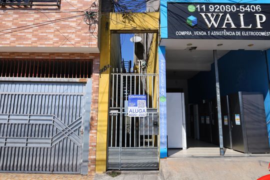 Fachada  de casa para alugar com 1 quarto, 40m² em Cidade Líder, São Paulo