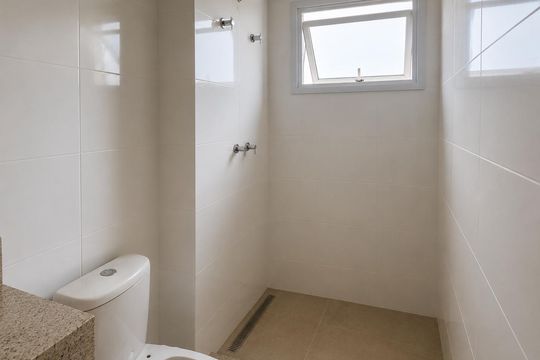 Banheiro de apartamento à venda com 2 quartos, 70m² em Jardim Brasil, Campinas