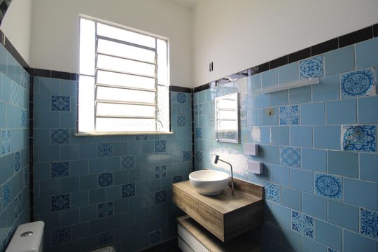 Banheiro de apartamento à venda com 3 quartos, 70m² em Taquara, Rio de Janeiro