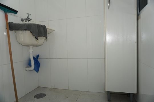 Lavanderia de apartamento para alugar com 2 quartos, 52m² em Jardim Guaruja, Embu das Artes