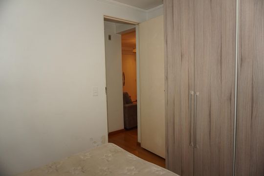 Quarto 2 de apartamento para alugar com 2 quartos, 52m² em Jardim Guaruja, Embu das Artes