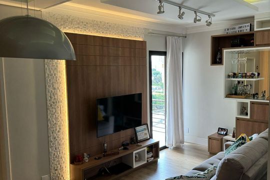 Sala de apartamento à venda com 1 quarto, 55m² em Cambuí, Campinas