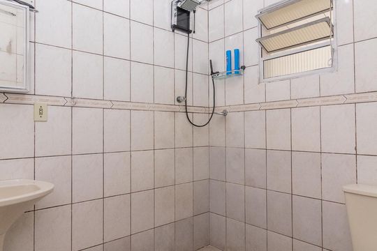 Banheiro de casa à venda com 2 quartos, 125m² em Vila Silvia, São Paulo
