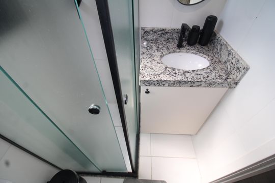 Banheiro de apartamento para alugar com 2 quartos, 40m² em Carandiru, São Paulo