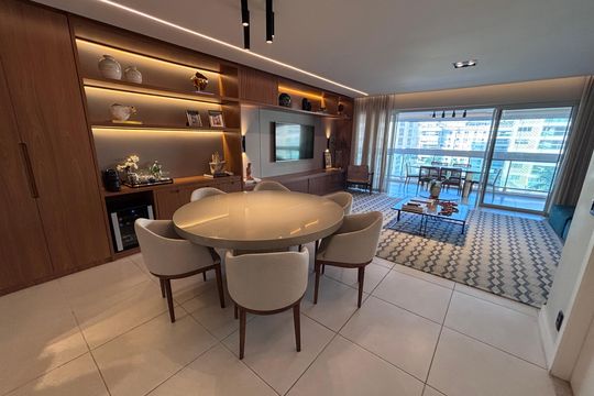 Sala de apartamento à venda com 4 quartos, 195m² em Barra da Tijuca, Rio de Janeiro