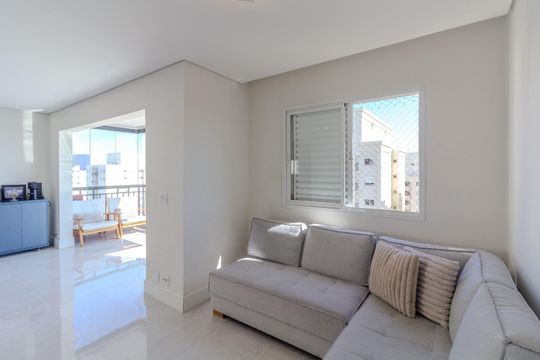 Apartamento à venda com 3 quartos, 143m² em Vila Ipojuca, São Paulo
