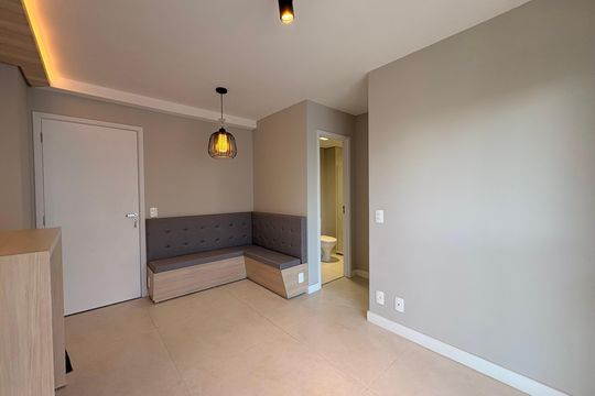 Sala de apartamento para alugar com 1 quarto, 38m² em Santa Terezinha, Santo André