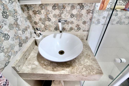 Banheiro de apartamento à venda com 3 quartos, 64m² em Vila Pierina, São Paulo