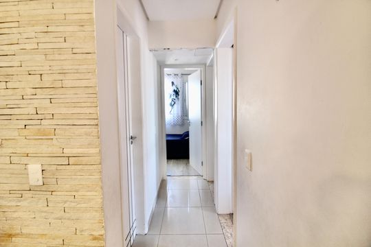 Corredor de apartamento à venda com 3 quartos, 64m² em Vila Pierina, São Paulo
