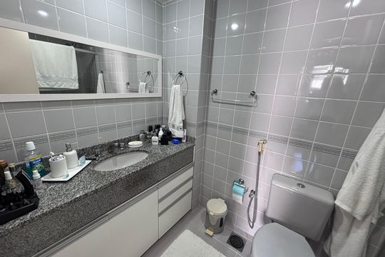 Banheiro do Quarto 1 de apartamento à venda com 2 quartos, 65m² em Barra da Tijuca, Rio de Janeiro