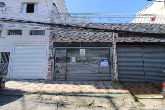 Fachada de casa para alugar com 1 quarto, 40m² em Itaquera, São Paulo