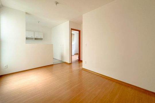 Sala de apartamento para alugar com 2 quartos, 38m² em Serraria, São José