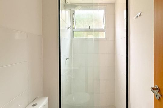 Banheiro de apartamento para alugar com 2 quartos, 38m² em Serraria, São José