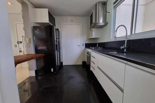 Cozinha de apartamento à venda com 2 quartos, 87m² em Vila Andrade, São Paulo
