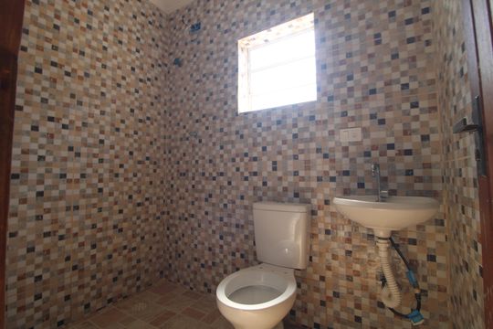 Banheiro de casa para alugar com 1 quarto, 55m² em Jardim Toca, São Paulo