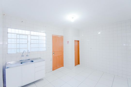 Cozinha de casa para alugar com 2 quartos, 55m² em Jardim Pinhal, Guarulhos