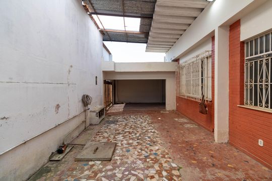 Garagem de casa para alugar com 3 quartos, 300m² em Paciência, Rio de Janeiro