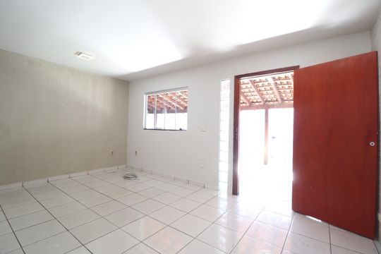 Casa para alugar com 4 quartos, 170m² em Santa Luzia, Uberlândia