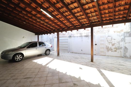 Varanda da Sala de casa para alugar com 4 quartos, 170m² em Santa Luzia, Uberlândia