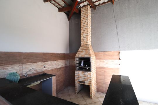 Churrasqueira de casa para alugar com 4 quartos, 170m² em Santa Luzia, Uberlândia
