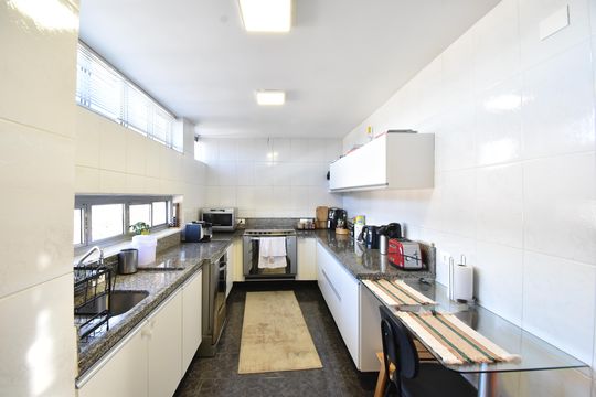 Cozinha de apartamento à venda com 3 quartos, 154m² em Alto da Xv, Curitiba