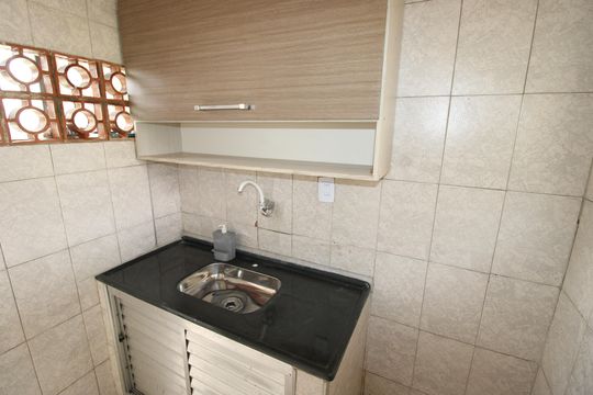 Cozinha de apartamento para alugar com 2 quartos, 55m² em Cidade Tiradentes, São Paulo