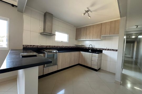 Cozinha de casa para alugar com 3 quartos, 75m² em Vila Sao Silvestre, Barueri