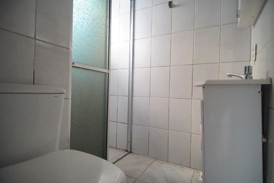 Banheiro de apartamento para alugar com 2 quartos, 55m² em Vargas, Sapucaia do Sul