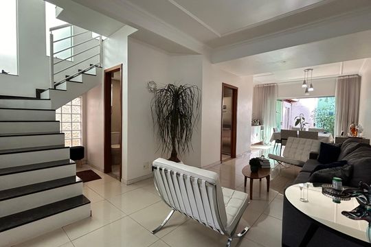 Casa para alugar com 4 quartos, 220m² em Castelo, Belo Horizonte
