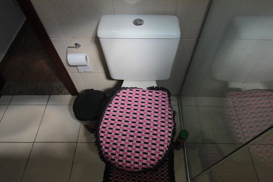 Banheiro da Suite de casa de condomínio para alugar com 4 quartos, 140m² em Santa Monica, Belo Horizonte