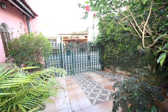 Quintal de casa à venda com 3 quartos, 180m² em Vila Jacuí, São Paulo
