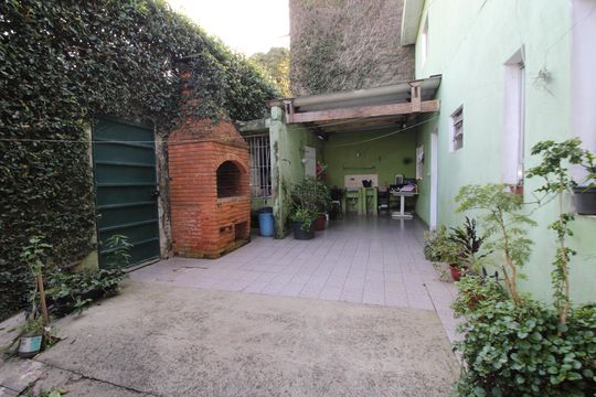 Quintal de casa à venda com 3 quartos, 180m² em Vila Jacuí, São Paulo
