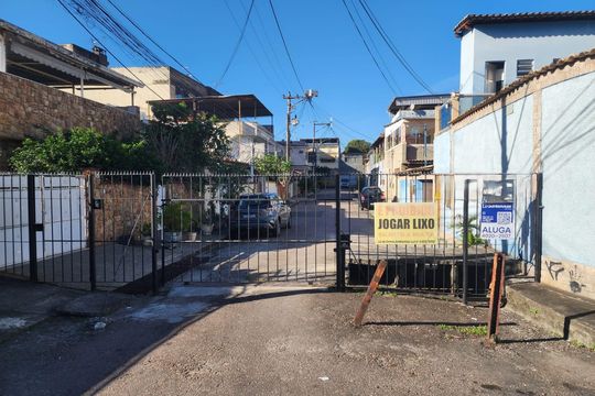 Fachada de casa para alugar com 1 quarto, 50m² em Barro Vermelho, São Gonçalo