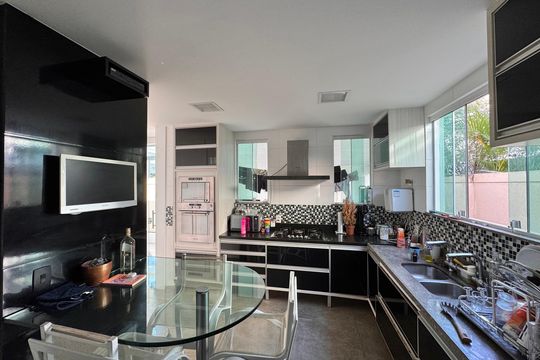 Cozinha de casa de condomínio à venda com 3 quartos, 600m² em Recreio dos Bandeirantes, Rio de Janeiro