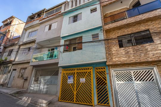 Fachada  de casa à venda com 3 quartos, 60m² em Conceição, Diadema